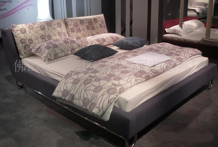 顺德伊力威斯布艺床